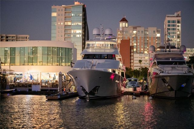 7193 W COUNTRY CLUB DRIVE N 140, Sarasota, FL 34243