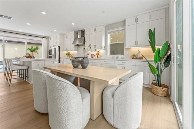 352 Chorus, Irvine, CA 92618