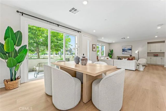 352 Chorus, Irvine, CA 92618