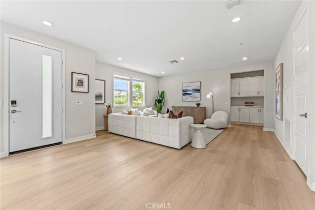 352 Chorus, Irvine, CA 92618