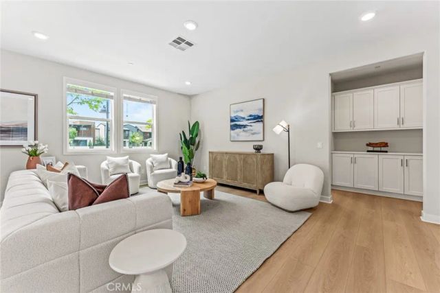 352 Chorus, Irvine, CA 92618