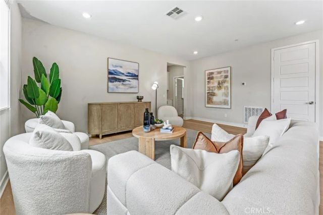 352 Chorus, Irvine, CA 92618