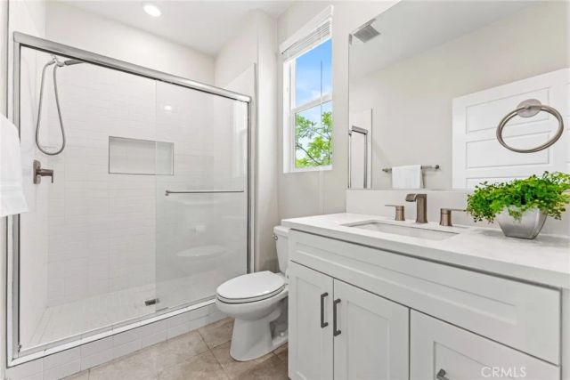 352 Chorus, Irvine, CA 92618