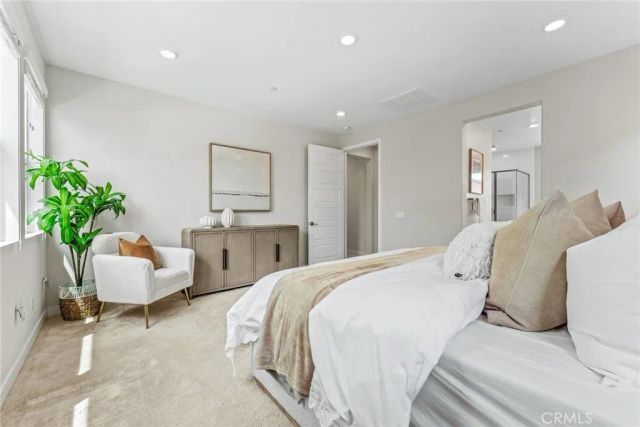 352 Chorus, Irvine, CA 92618