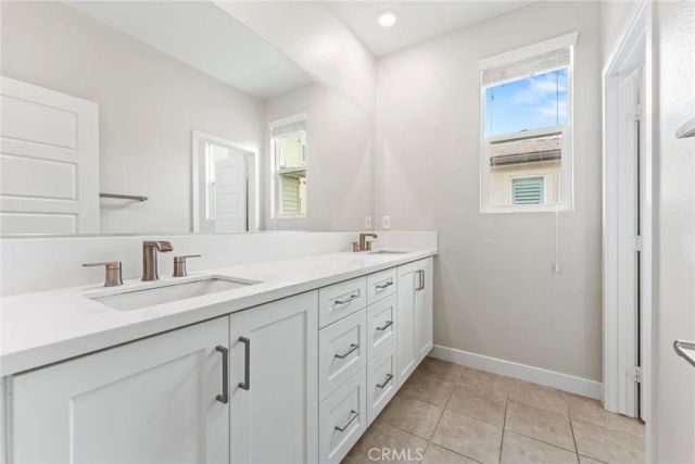352 Chorus, Irvine, CA 92618
