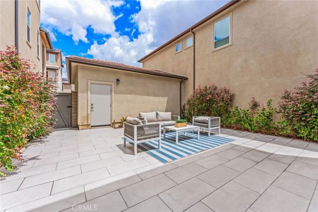352 Chorus, Irvine, CA 92618