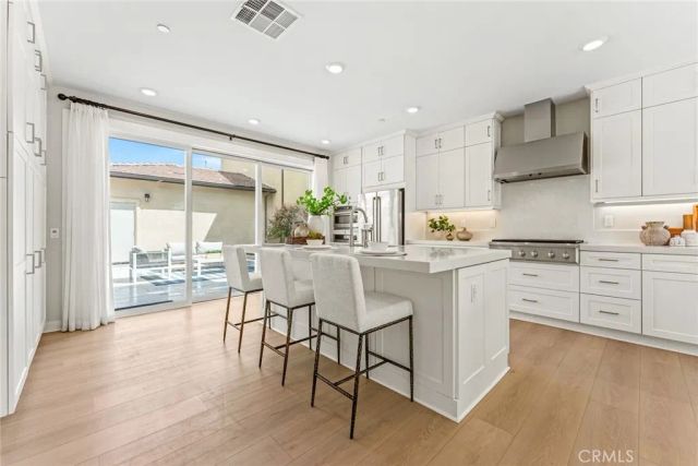 352 Chorus, Irvine, CA 92618