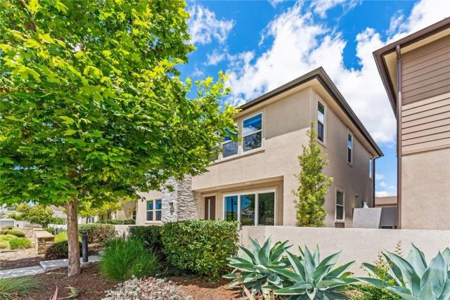 352 Chorus, Irvine, CA 92618