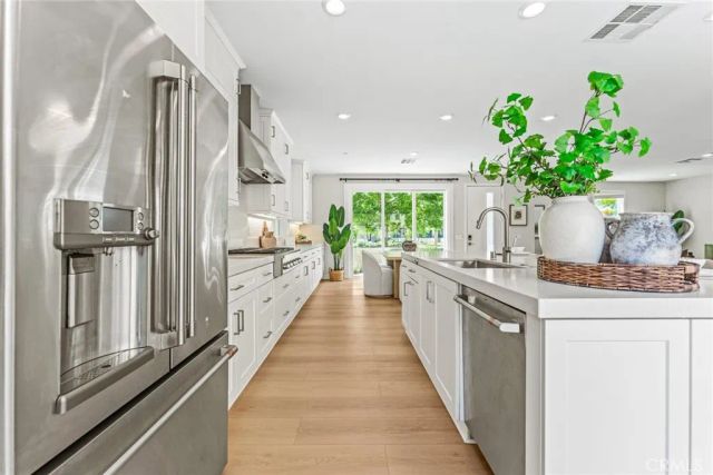 352 Chorus, Irvine, CA 92618