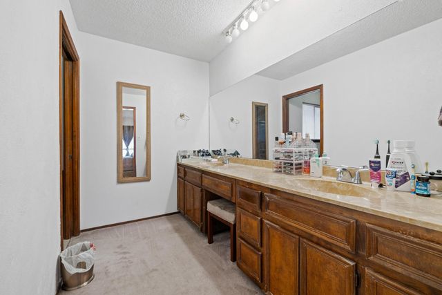1303 Creekview DR, Round Rock, TX 78681