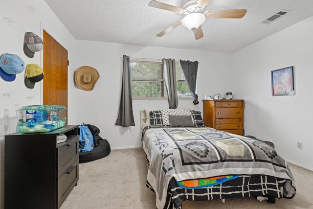 1303 Creekview DR, Round Rock, TX 78681