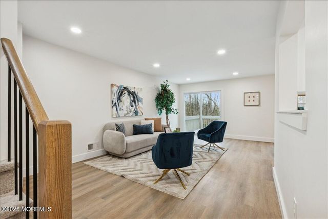 18 Oak Knoll Drive, Matawan, NJ 07747