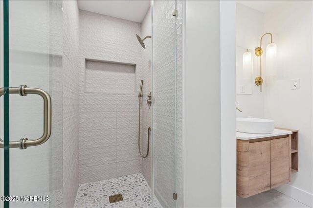 18 Oak Knoll Drive, Matawan, NJ 07747