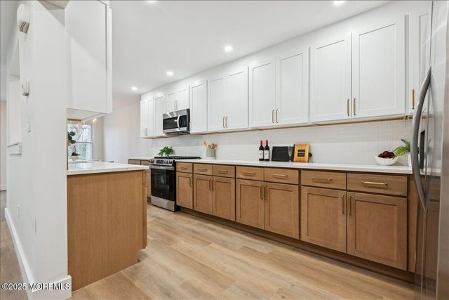 18 Oak Knoll Drive, Matawan, NJ 07747