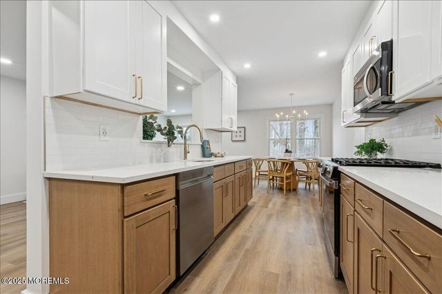 18 Oak Knoll Drive, Matawan, NJ 07747