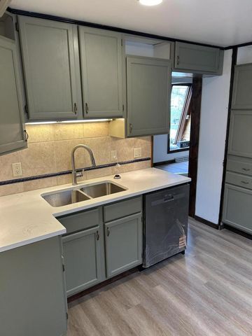 419 Hayes AVENUE, Racine, WI 53405
