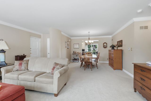 3215 E Locust Street A2-21, Davenport, IA 52803