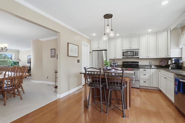 3215 E Locust Street A2-21, Davenport, IA 52803