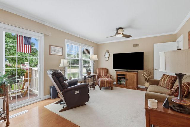 3215 E Locust Street A2-21, Davenport, IA 52803