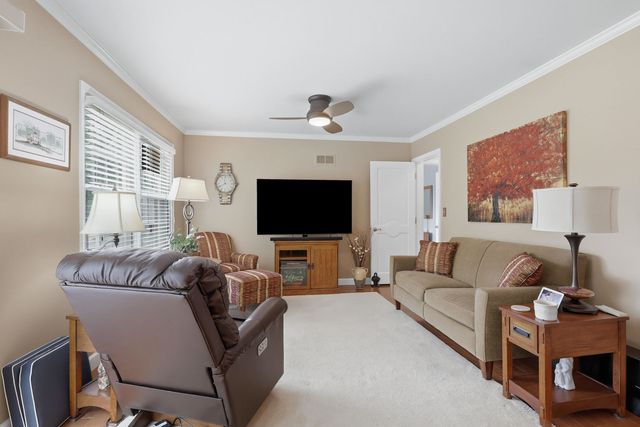3215 E Locust Street A2-21, Davenport, IA 52803