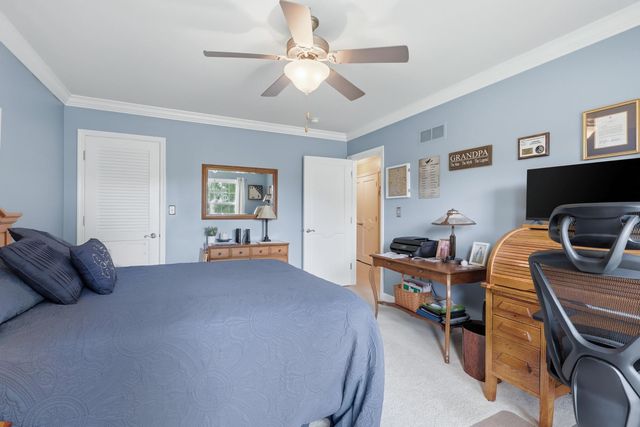 3215 E Locust Street A2-21, Davenport, IA 52803