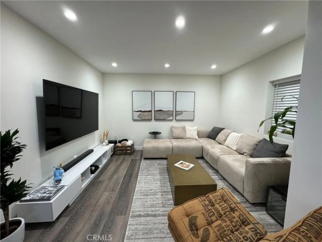 5351 Packard Street, Los Angeles, CA 90019