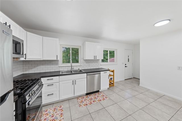 152 Princess Drive, Henrietta, NY 14623
