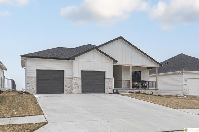11711 S 189 Street, Gretna, NE 68028