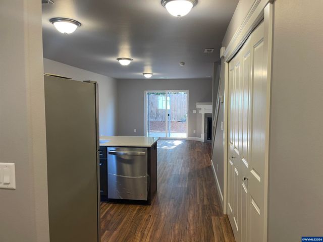 3768 Peter Ln NE, Salem, OR 97305