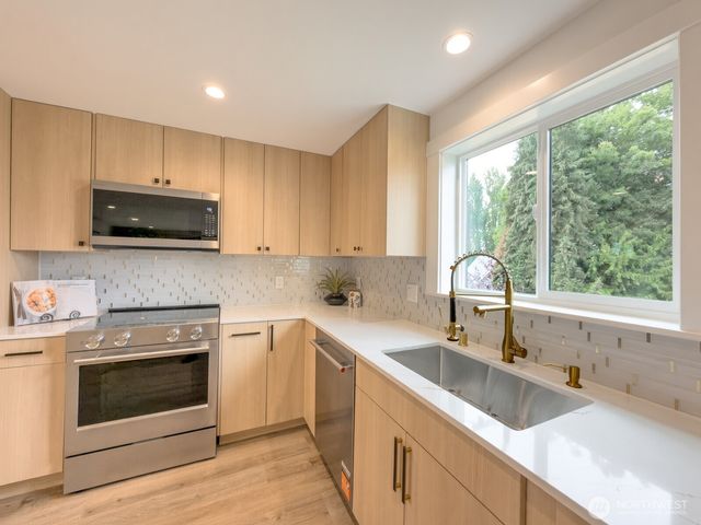 5402 20th Avenue S, Seattle, WA 98108