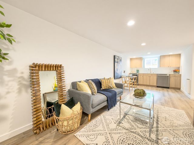 5402 20th Avenue S, Seattle, WA 98108