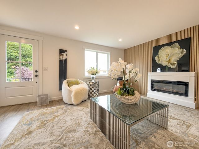 5402 20th Avenue S, Seattle, WA 98108