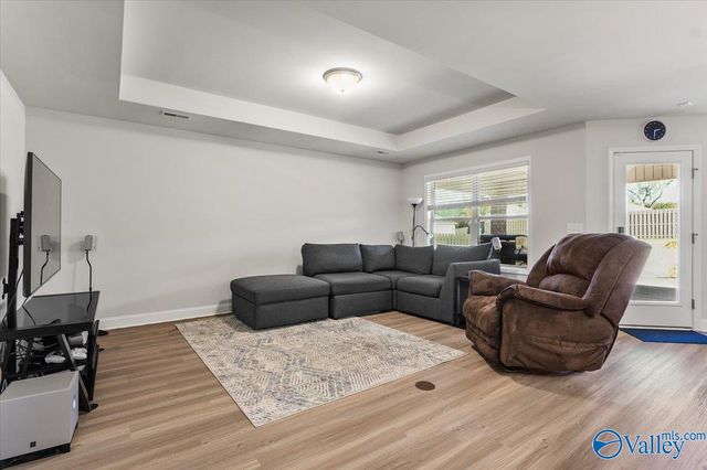 143 River Pointe Drive W, New Market, AL 35761