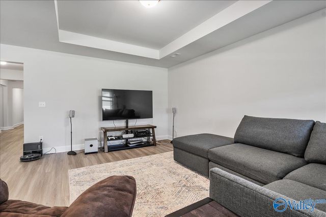 143 River Pointe Drive W, New Market, AL 35761