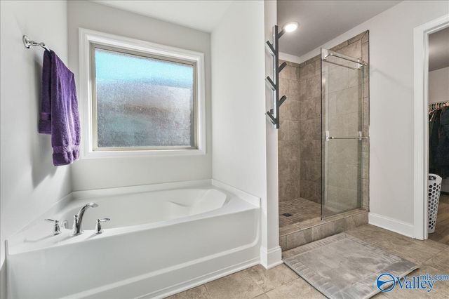 143 River Pointe Drive W, New Market, AL 35761