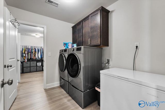 143 River Pointe Drive W, New Market, AL 35761