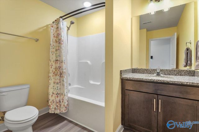 143 River Pointe Drive W, New Market, AL 35761