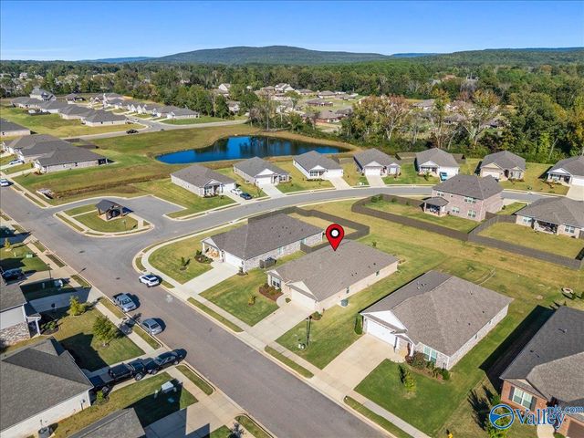 143 River Pointe Drive W, New Market, AL 35761