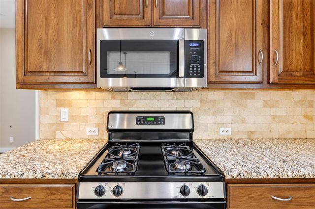 917 Abbeyglen Castle DR, Pflugerville, TX 78660