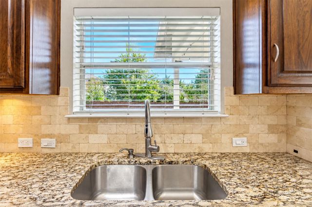 917 Abbeyglen Castle DR, Pflugerville, TX 78660