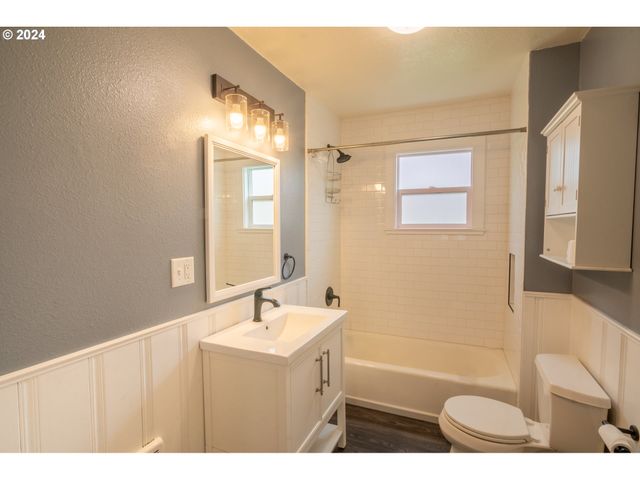 410 N MOUNTAIN Blvd, Mount Vernon, OR 97865