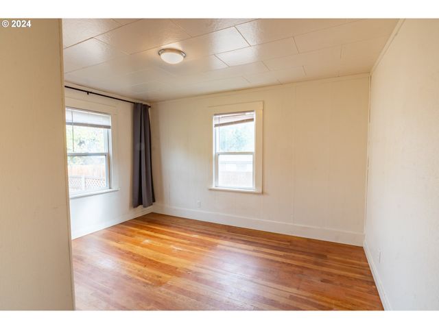 410 N MOUNTAIN Blvd, Mount Vernon, OR 97865