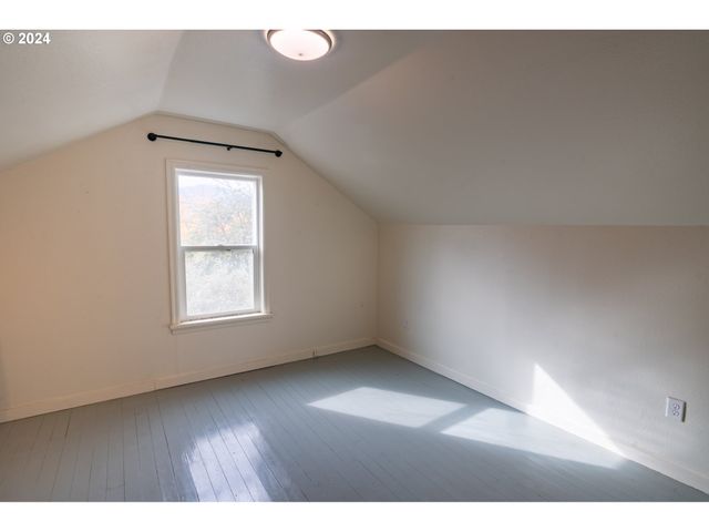 410 N MOUNTAIN Blvd, Mount Vernon, OR 97865