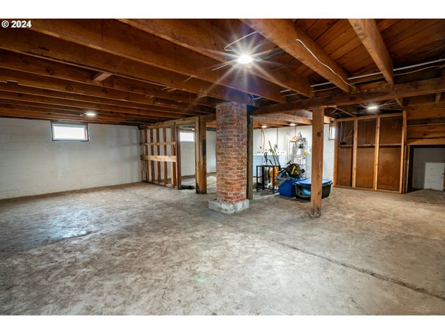 410 N MOUNTAIN Blvd, Mount Vernon, OR 97865