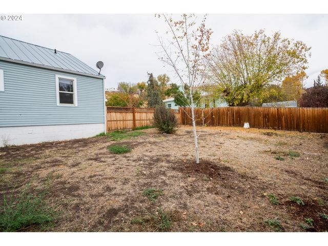 410 N MOUNTAIN Blvd, Mount Vernon, OR 97865