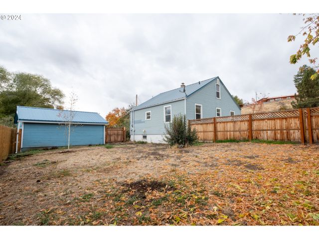 410 N MOUNTAIN Blvd, Mount Vernon, OR 97865