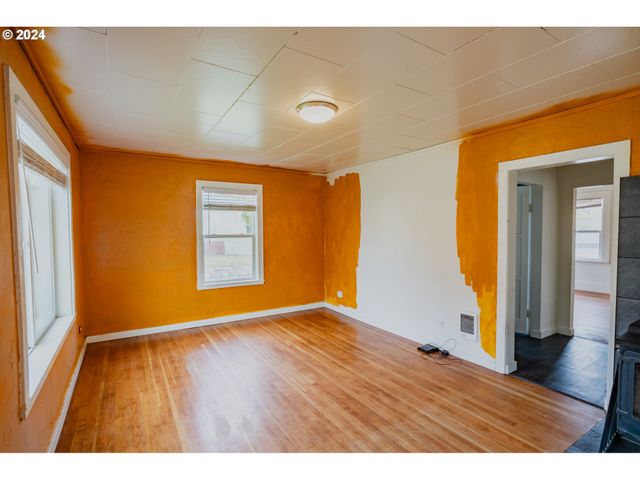 410 N MOUNTAIN Blvd, Mount Vernon, OR 97865