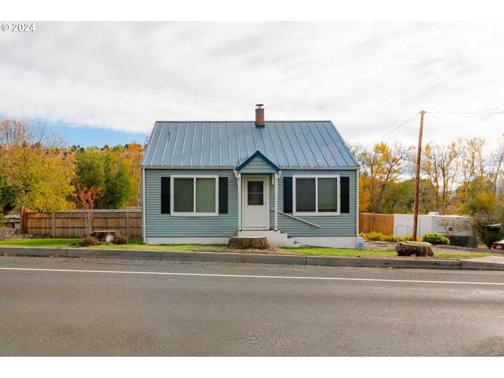 410 N MOUNTAIN Blvd, Mount Vernon, OR 97865