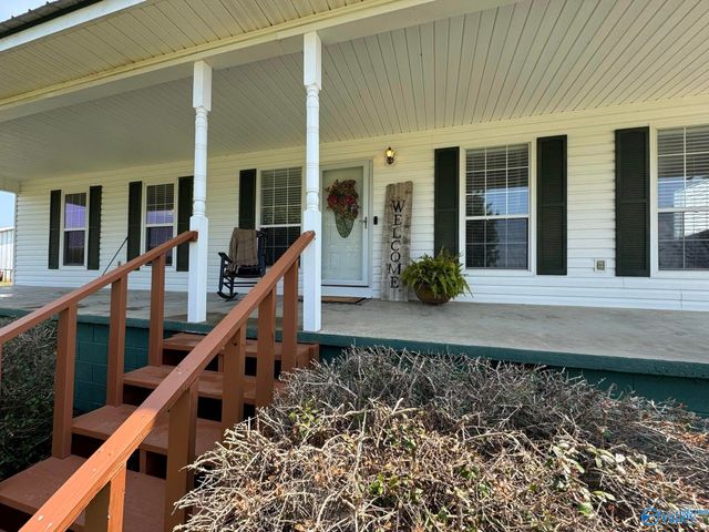 532 County Road 152, Section, AL 35771