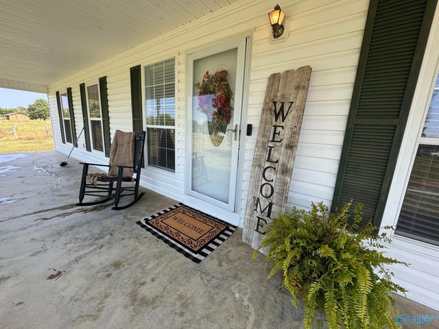 532 County Road 152, Section, AL 35771